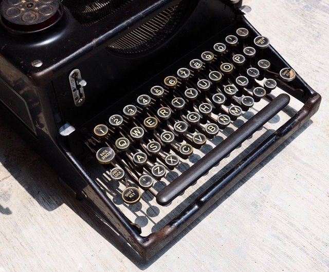 台湾 [販売済み]インペリアルアンティークタイプライター、1920年代