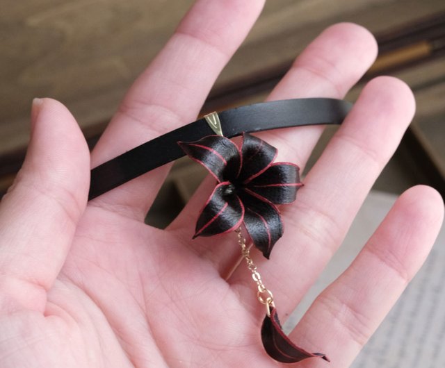 台湾 革工芸 小さな黒い花 曼陀羅チョーカー findnook - Pinkoi