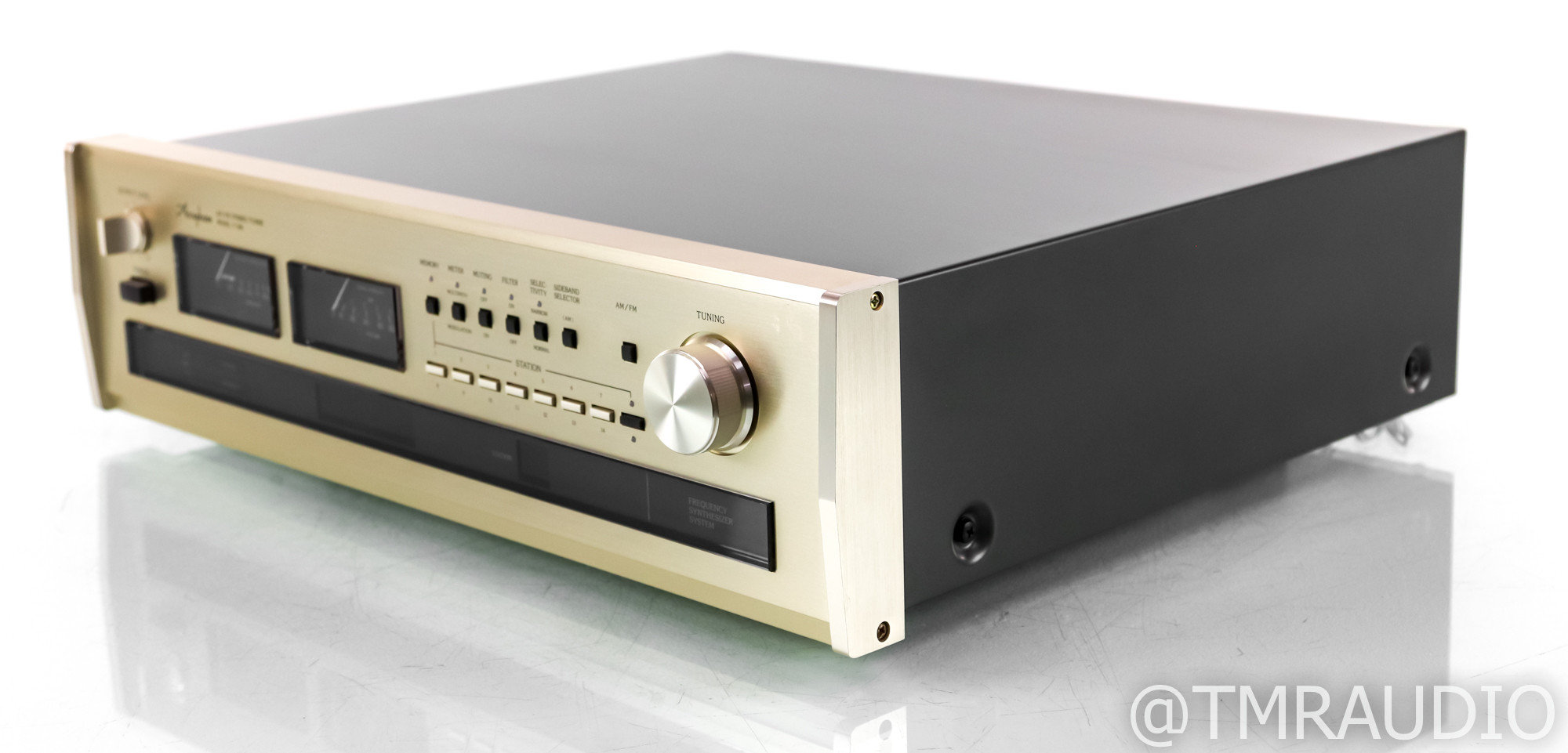 Accuphase T-106 Vintage AM / FM Tuner