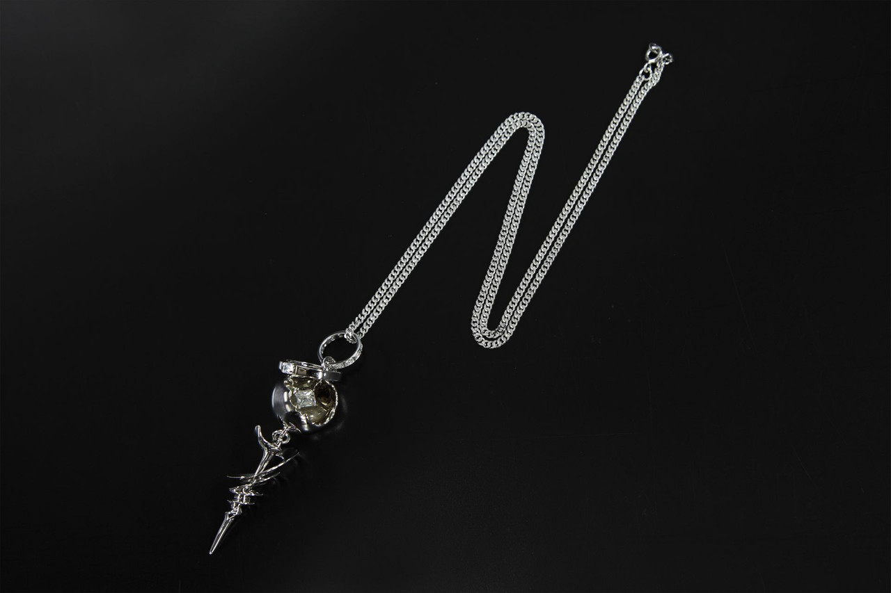 FINAL FANTASY XIII ENGAGEMENT SILVER PENDANT SERAH | SQUARE ENIX Store