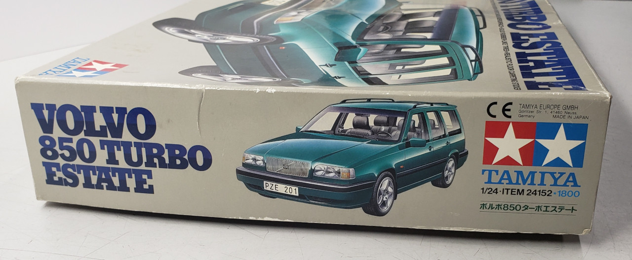Tamiya 1/24 Volvo 850 Turbo Estate 1994 #24152 - Open Box
