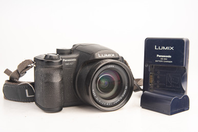 Panasonic Lumix DMC-FZ7 6.0MP Digital Camera w Leica DC Vario