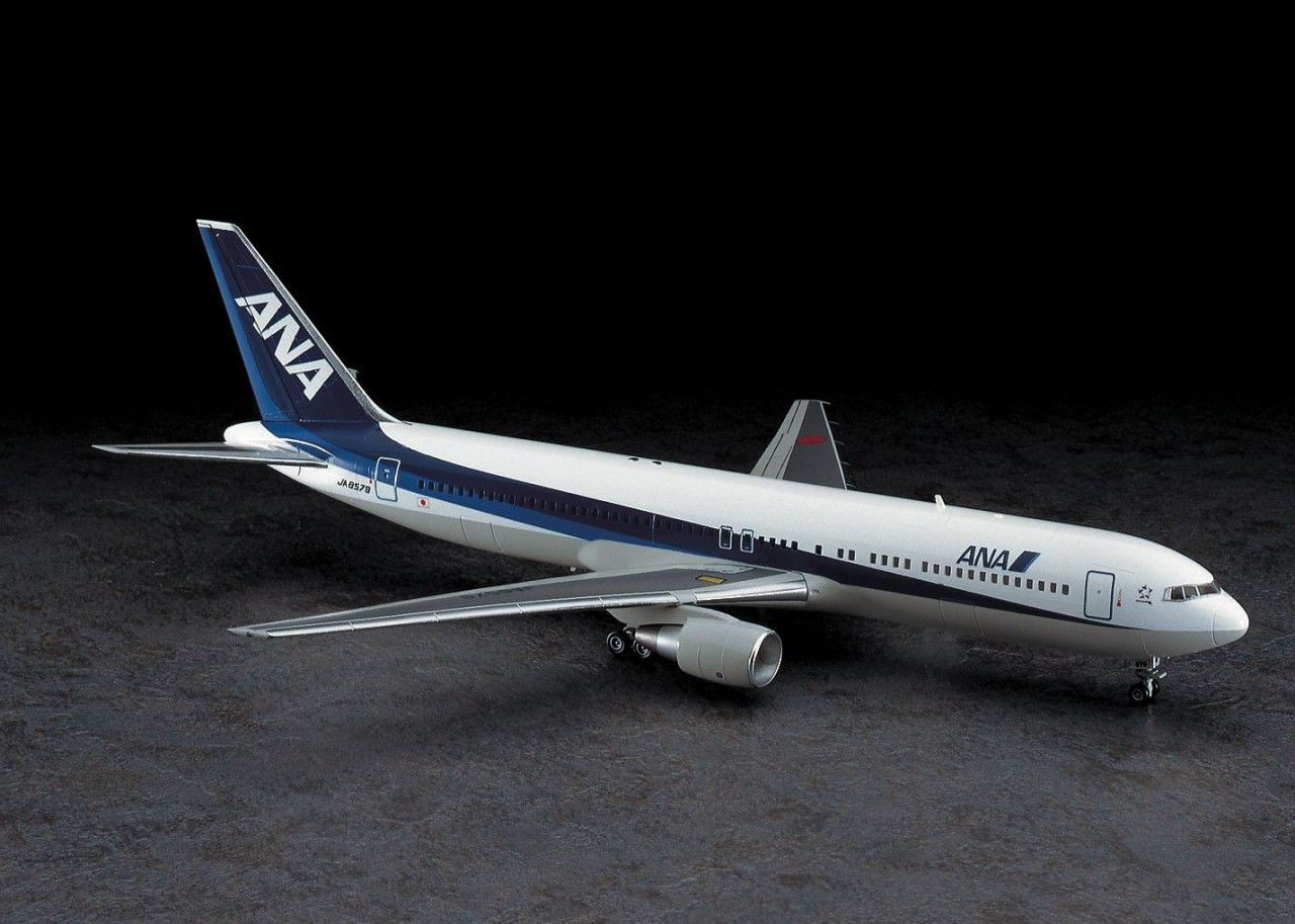 1/200 ANA Boeing 767-300 Plastic Model