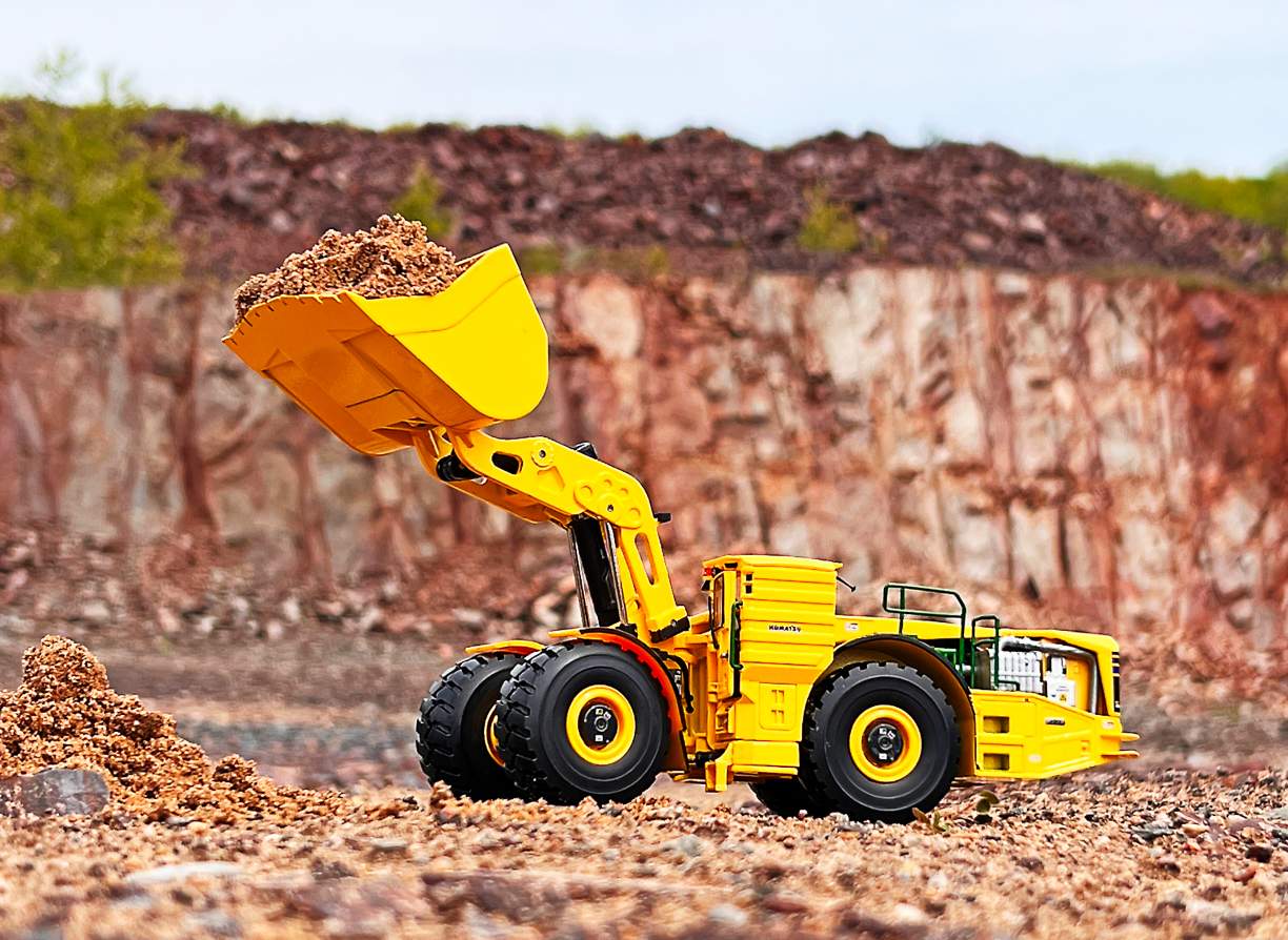 コマツミニカーセット wx22H、931xc 、G40、PC30E 各1台ずつ。 コマツ