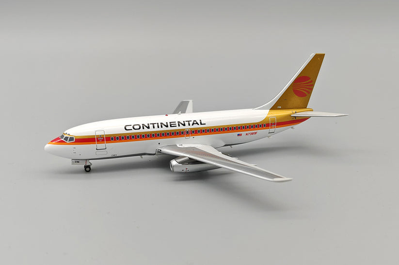 InFlight200 Continental Airlines 737-200 N7389F with stand
