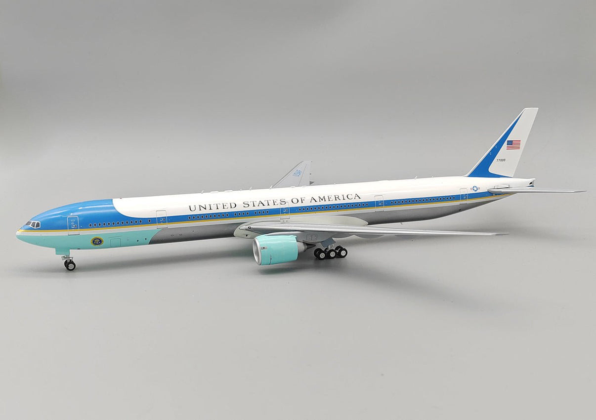 B-Models UNITED STATES OF AMERICA Boeing 777-300 with stand B-USAF