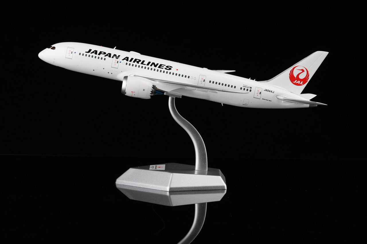 SQ Wings JAL Boeing 787-8 JA844J L2025 Scale 1:200