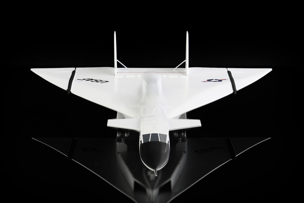 SQ Wings U.S.AIR FORCE XB-70 20001 L2081 Scale 1:200