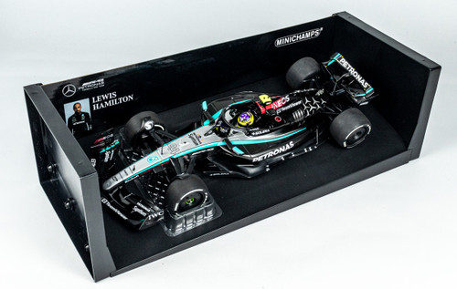 1/18 Minichamps 2024 Formula 1 Mercedes-AMG Petronas F1 Team W15 E