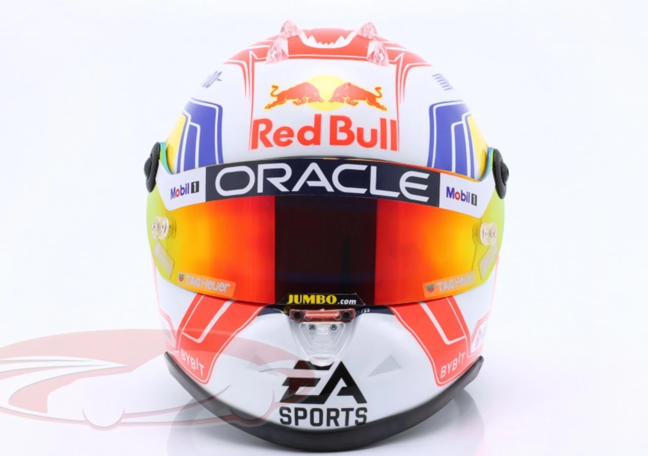 1/2 Schuberth 2023 Formula 1 Max Verstappen Red Bull Racing #1