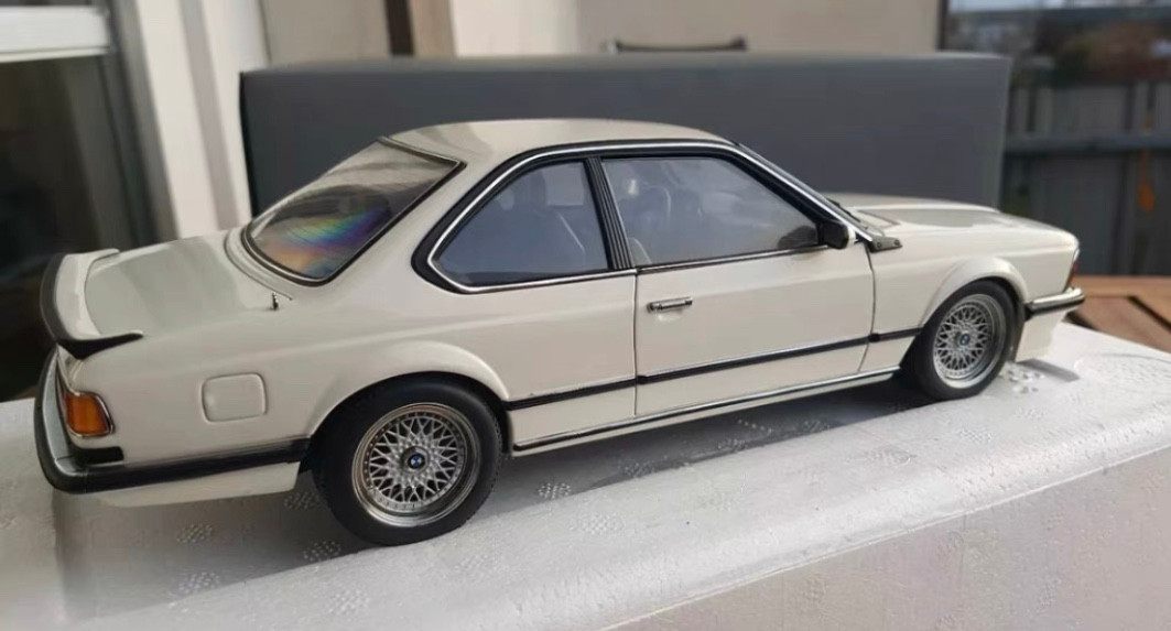 1/18 AUTOart BMW M 635 CSi (E24) White Diecast Car Model