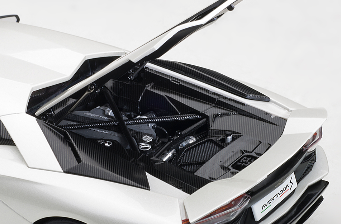 1/18 AUTOart Lamborghini Aventador S (Balloon Pearl White) Car