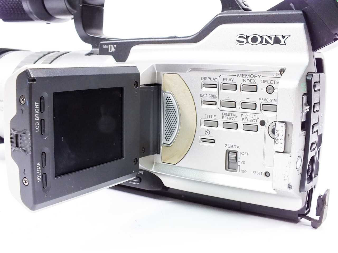 Sony DCR-VX2000 Digital Handycam