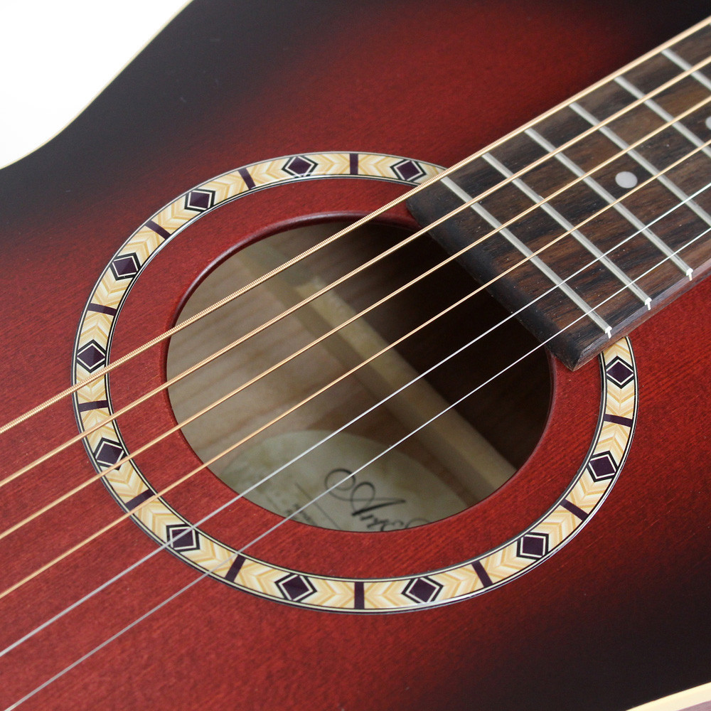 Art & Lutherie Ami Spruce Parlor Acoustic Guitar in Burgundy w