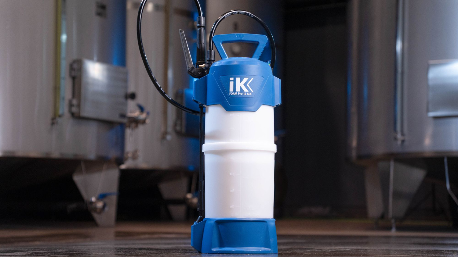 IK Foam Pro 12 ALK | Large BLUE Pump Foamer Alkaline Liquid | The