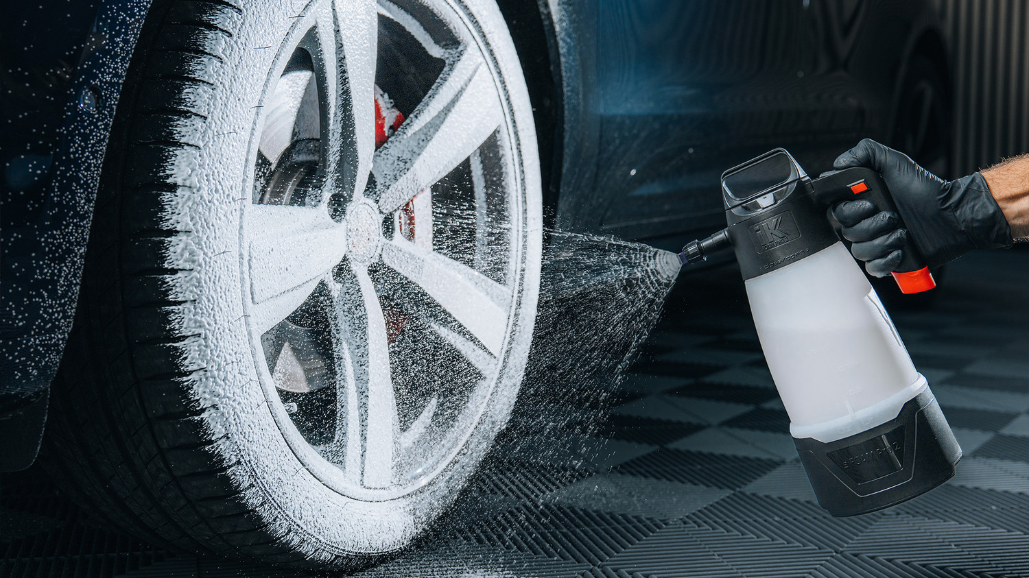 IK e Foam Pro 2 | Hand Held Foam Sprayer with Battery Compressor