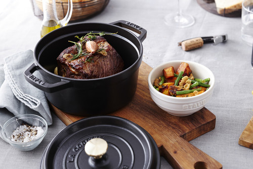Staub Round Deep Cocotte 24cm, Black