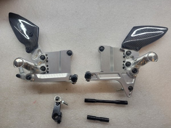 Kawasaki ZX-4RR / ZX-4R Adjustable Rearsets - Silver