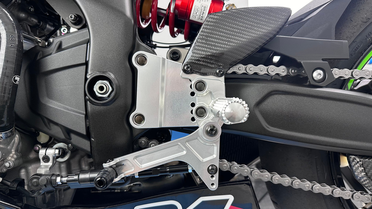 Kawasaki ZX-4RR / ZX-4R Adjustable Rearsets - Silver
