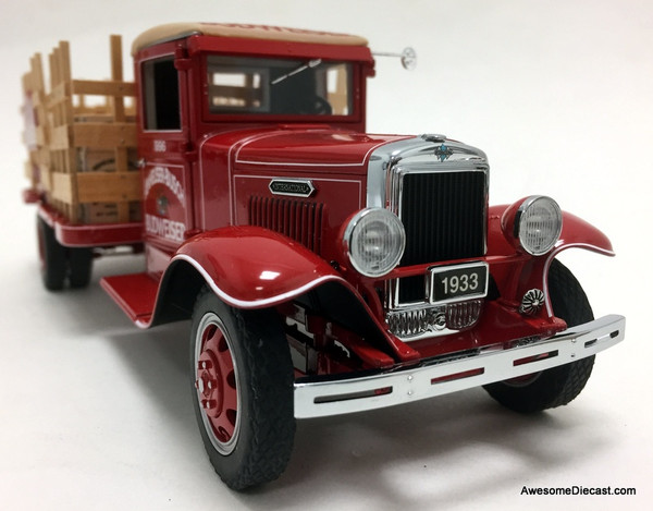 Danbury Mint 1:24 1933 International A-5 Stake Delivery Truck