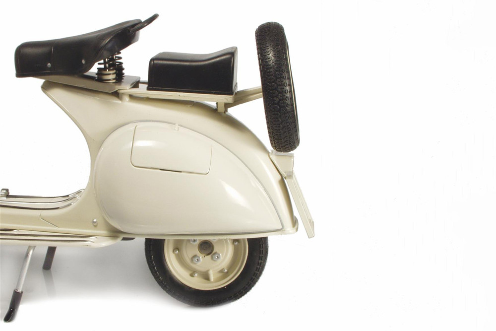 Vespa 150VL1T, White - New Ray 49273 - 1/6 scale Diecast Model Toy