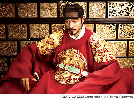 イ・ビョンホンが初の時代劇『王になった男』BD/DVD発売 - TOWER