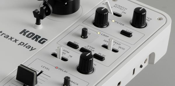 HANDYTRAXX PLAY ポータブル レコードプレーヤー！スピーカーも内蔵