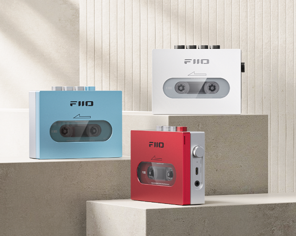 FIIO】アナログ音質を実現！レトロなデザインのポータブルカセット