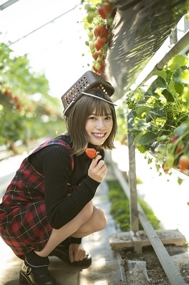 日向坂46 東村芽依｜1st 写真集が9月13日発売｜タワレコ特典：ポスト