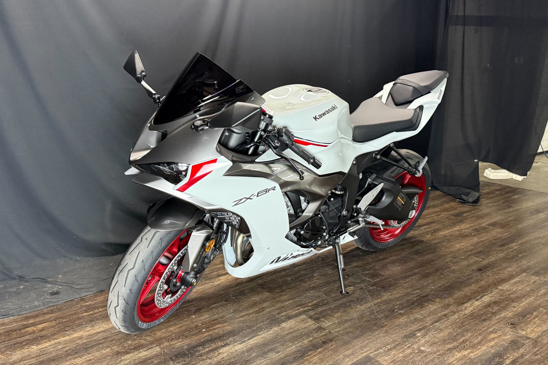 New 2025 Kawasaki Ninja ZX-6R ABS, De Pere WI | Specs, Price