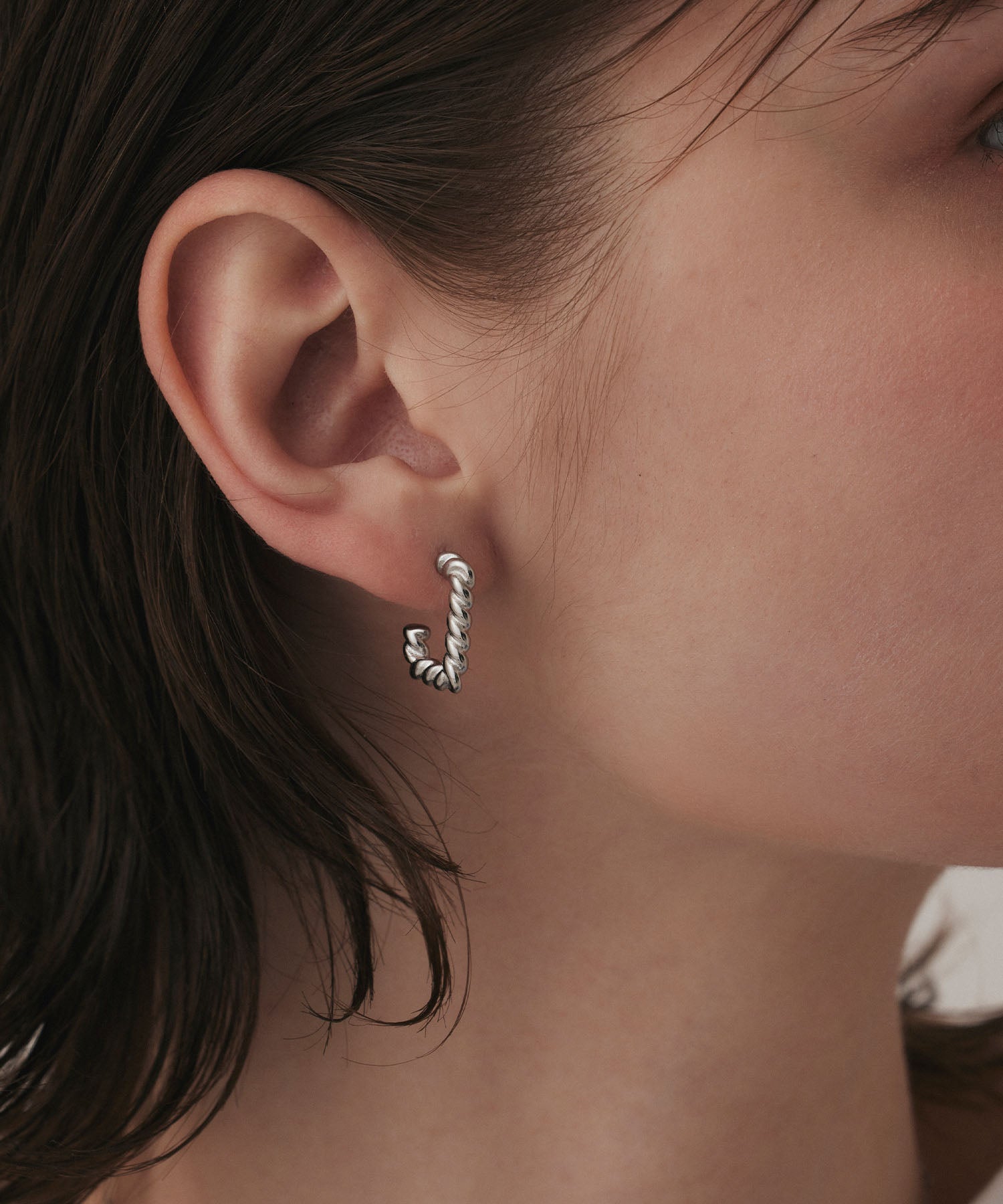 シルバー]ツイストスクエアピアス