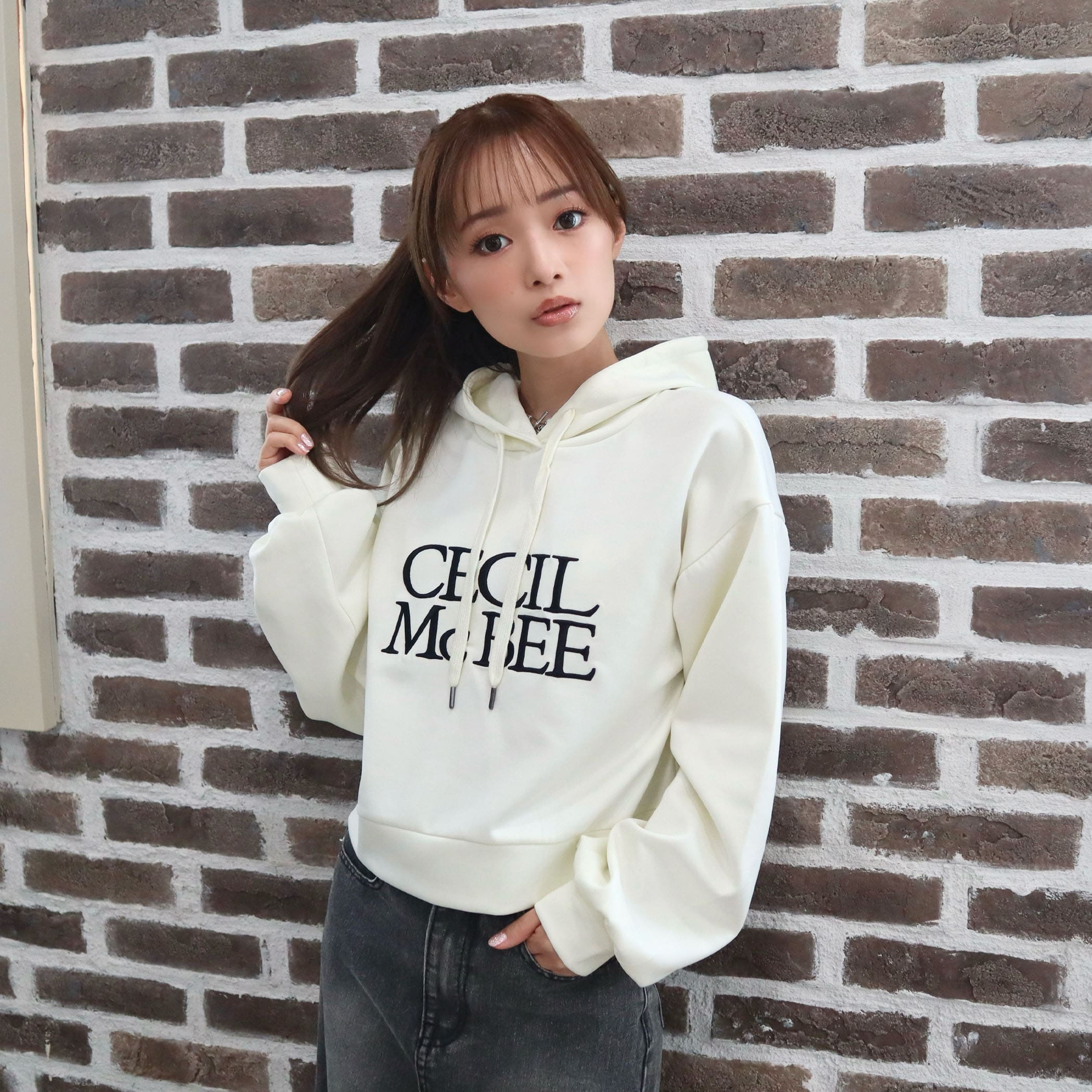 刺繍ロゴパーカー｜REVIVAL LOGO LINE｜CECIL McBEE(セシルマクビー