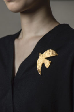 ピース ダヴ（鳩）ブローチ - CÉCILE ET JEANNE (セシル・エ・ジャンヌ