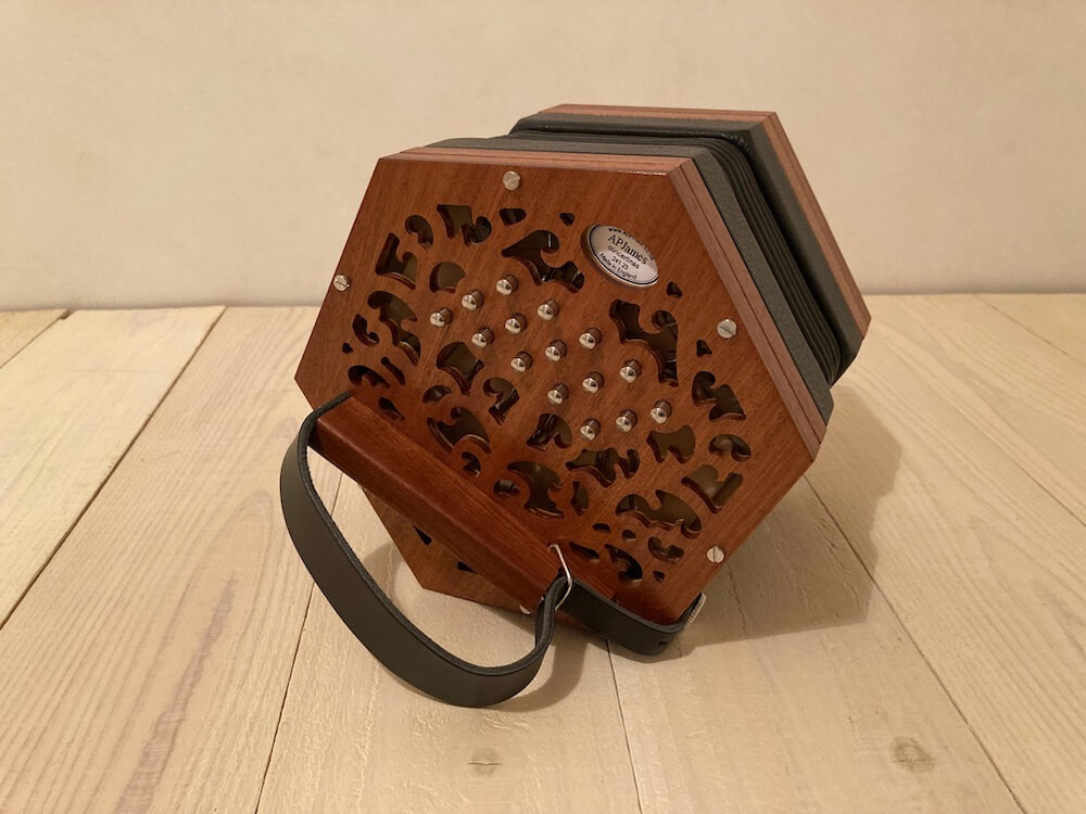 ケルトの笛屋さん | 商品詳細 | AP James 30ボタン アングロ・コンサー