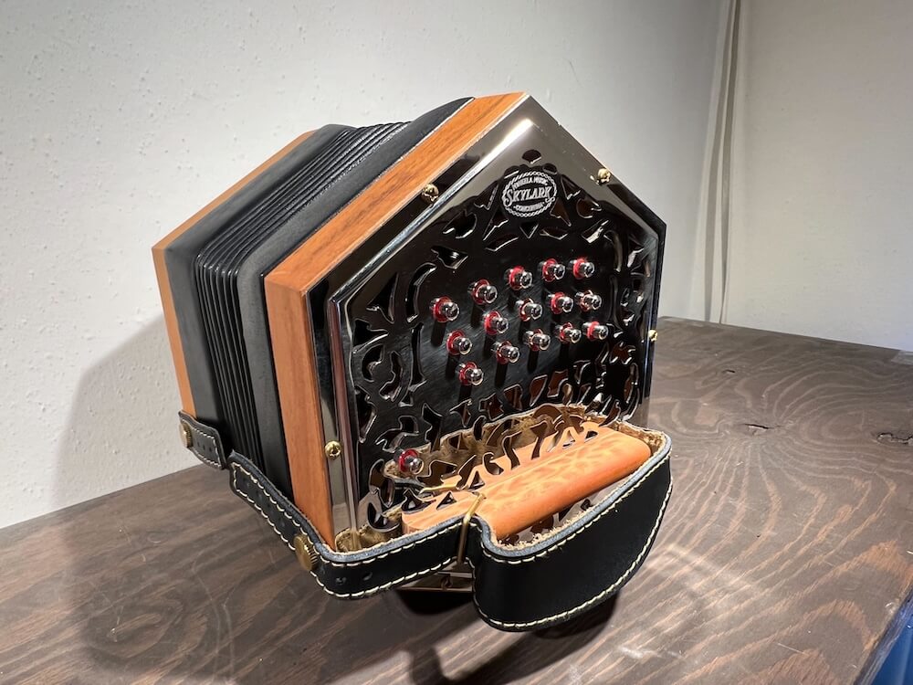 ケルトの笛屋さん | 商品詳細 | McNeela コンサーティーナ Skylark