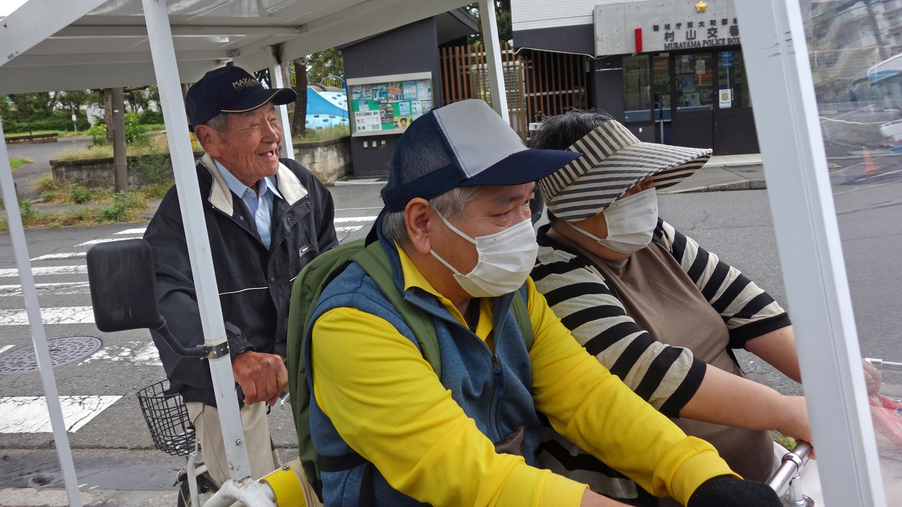 限界集落になった東京の団地 自転車で住人の送迎を続けるのは84歳
