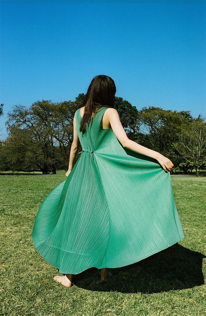 TOP | PLEATS PLEASE ISSEY MIYAKE GO ON HUMMING プリーツ プリーズ