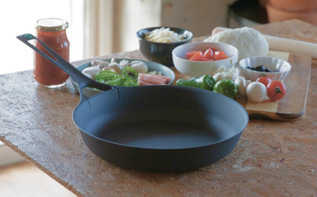 鋳物フライパン 28cm ユニロイ | IH対応 フライパン 軽量 鉄 燕三条製