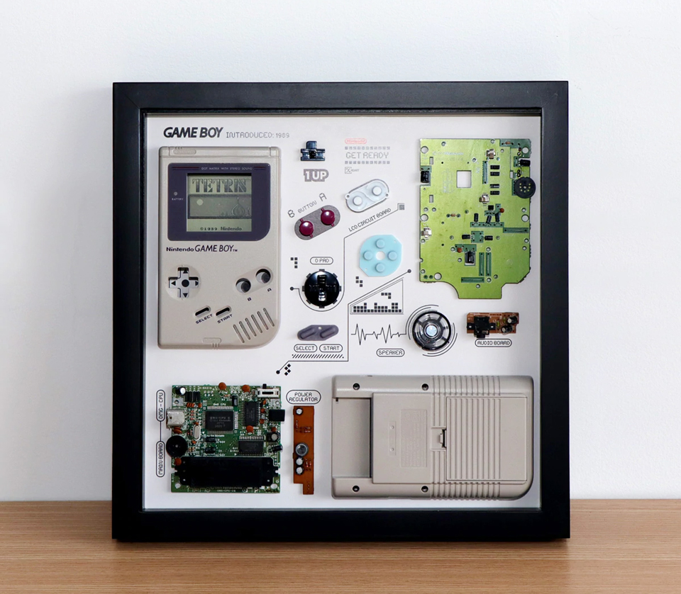 XreArt｜歴代の名携帯ゲーム機を芸術として甦らせる！分解アート
