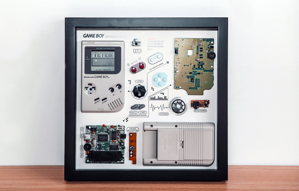 XreArt｜歴代の名携帯ゲーム機を芸術として甦らせる！分解アート