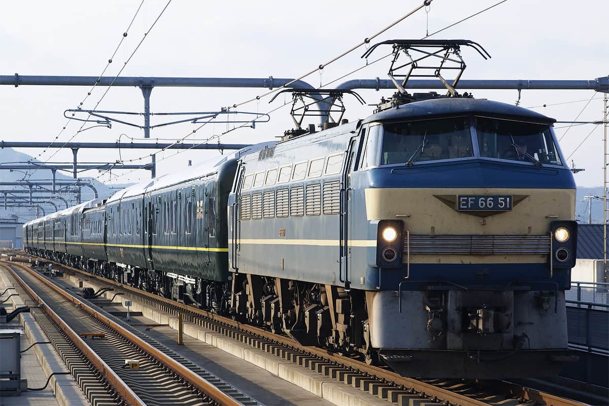 トワイライトエクスプレス”出場回送をEF66がけん引｜鉄道ニュース