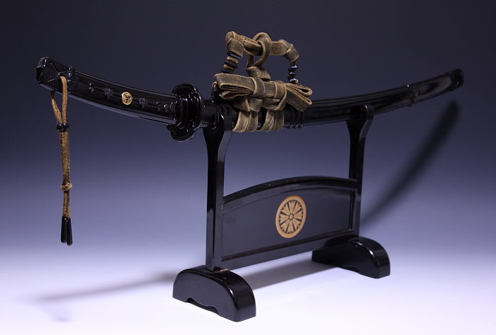 所蔵史料 黒漆覆輪衛府太刀 武田家旧臣 高林家傳来 江戸期 | 伝統的