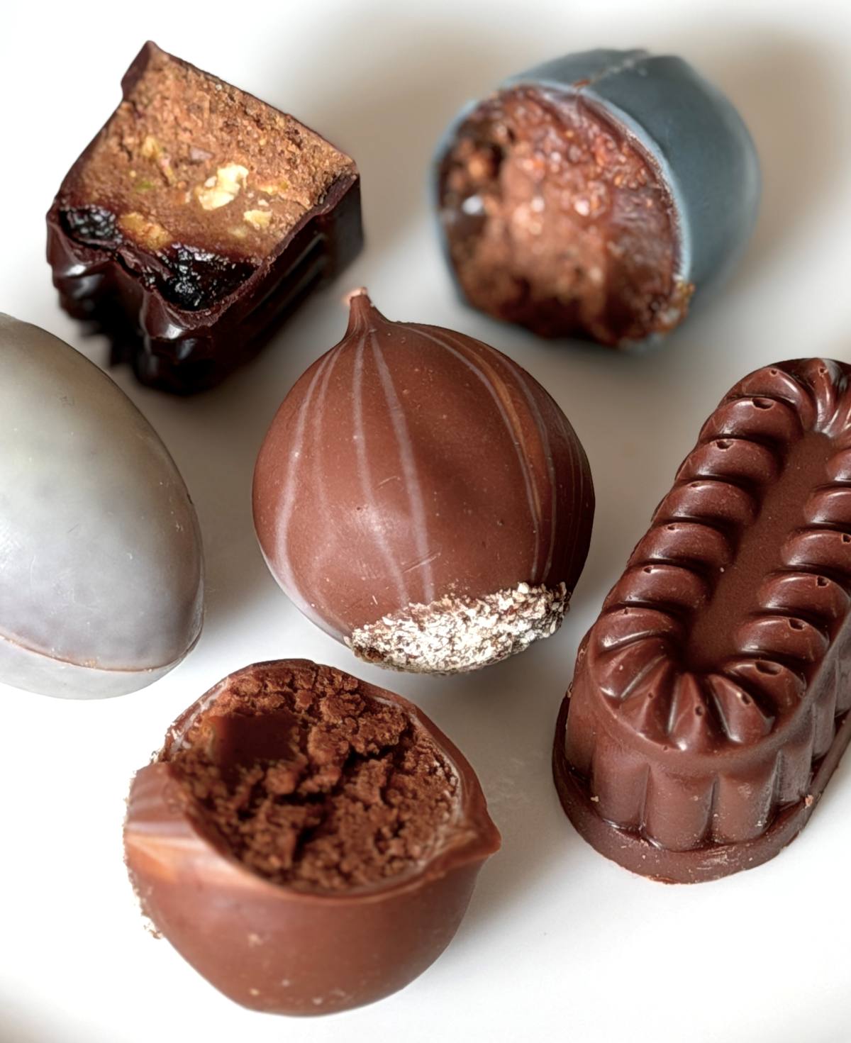 今、パリで最もその動向が注目されているパティシエ マキシム