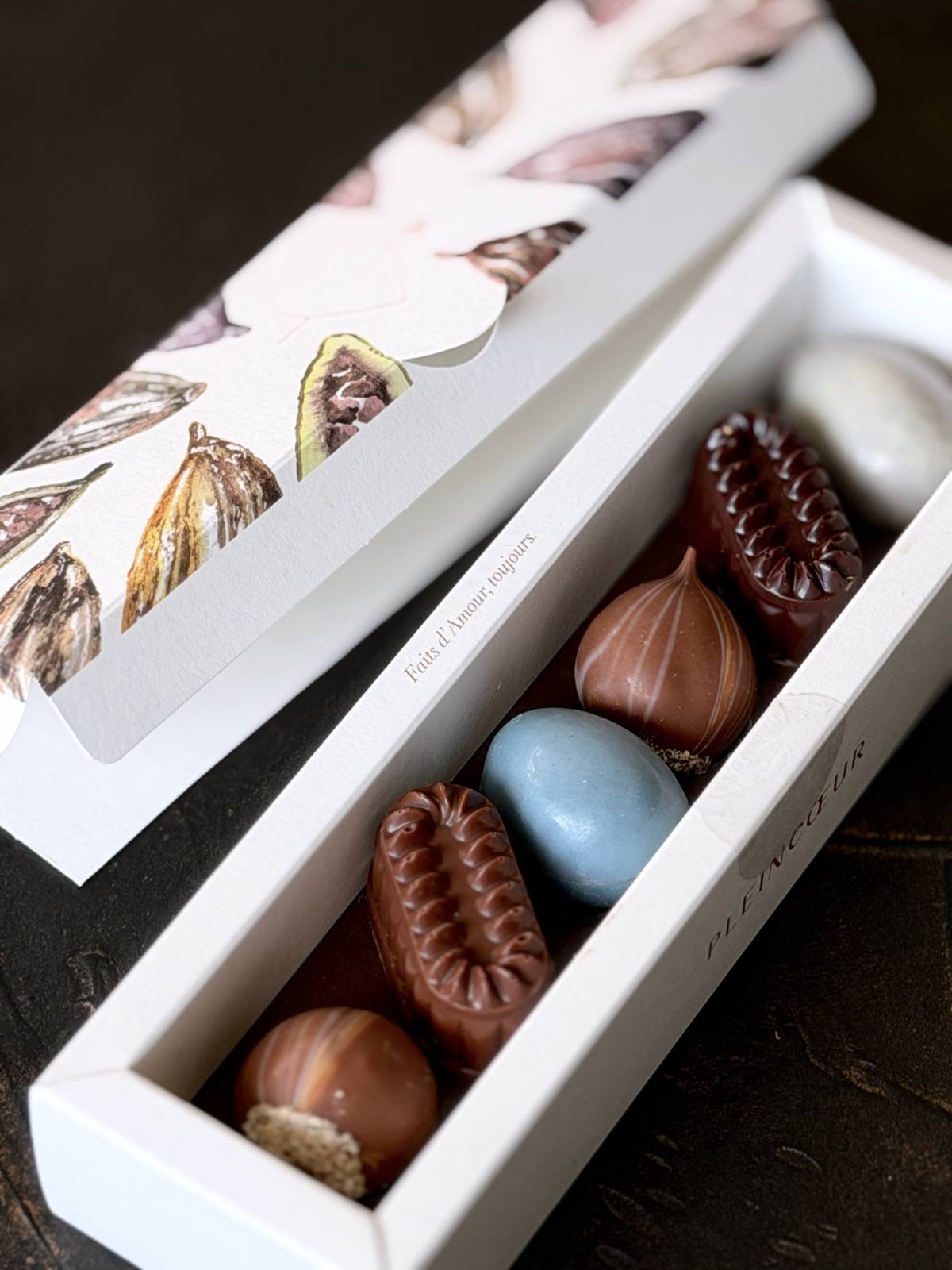 今、パリで最もその動向が注目されているパティシエ マキシム