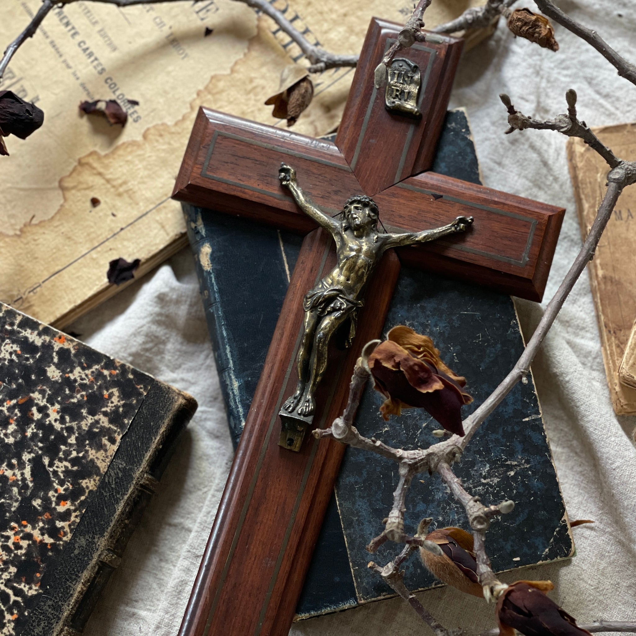 キリスト像の十字架（35x18.5cm） フランスアンティーク – チェルシー