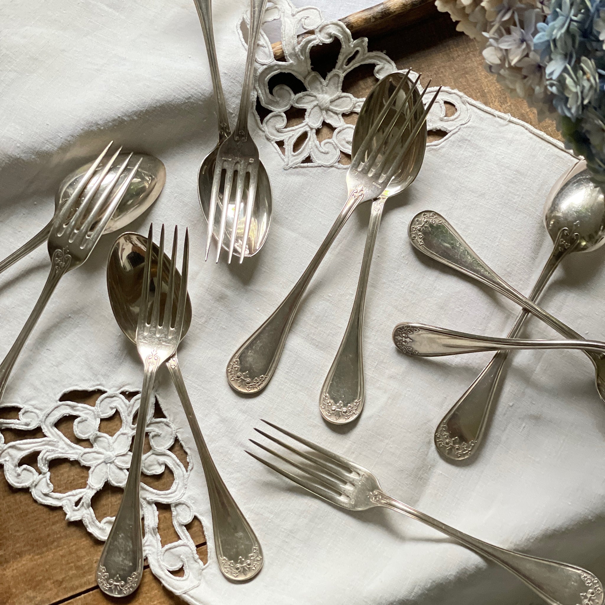 6セットあり！エルキューイ社ディナー用フォーク・スプーンセット