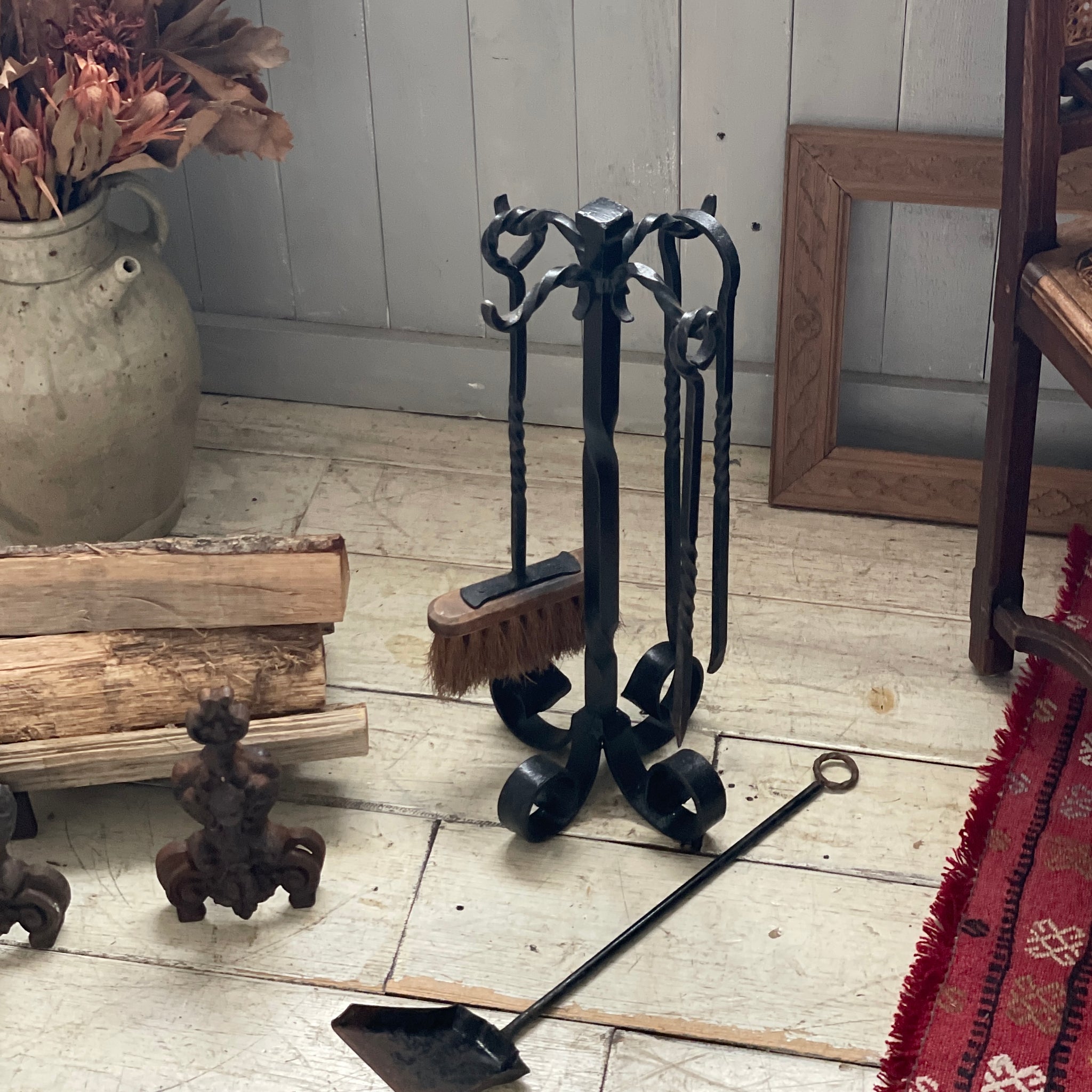 アイアンワークが美しいファイヤーツール・スタンドセット フランス