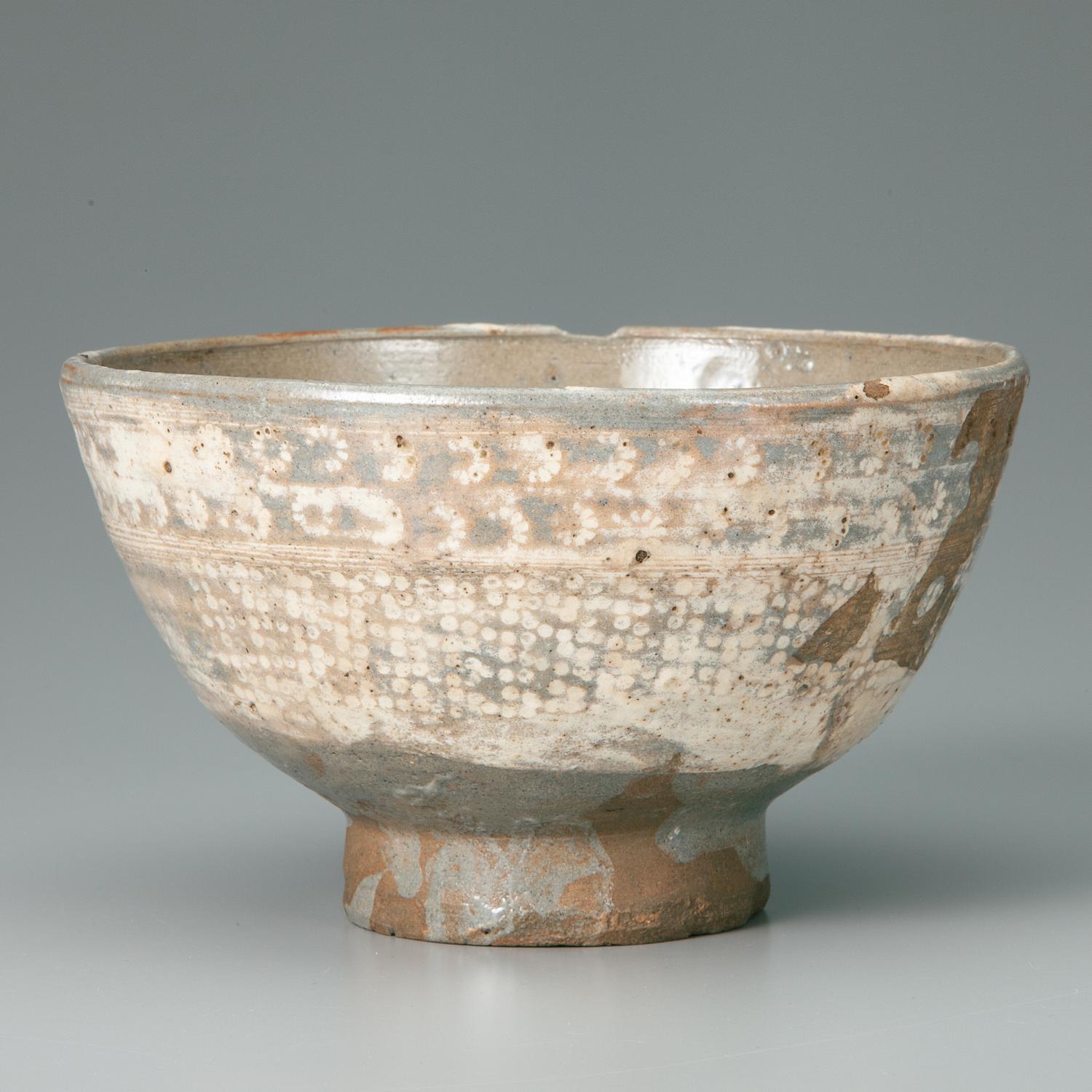 花三島茶碗 銘「御所の春」｜茶の美