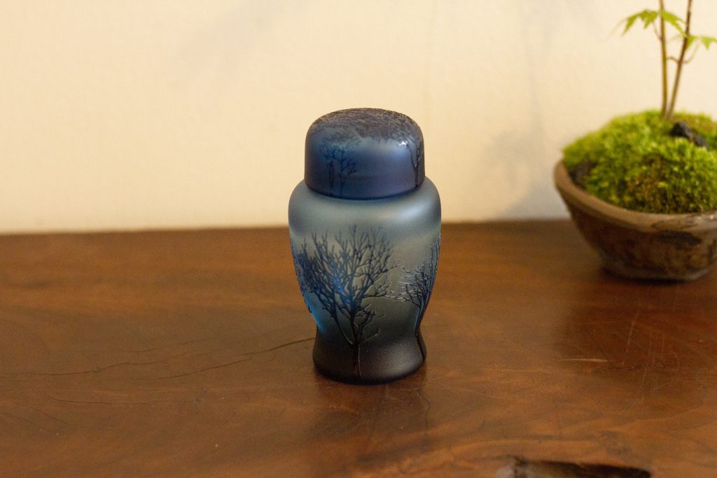 茶道具】☆乳白色 蓋付き ガラス 水指 ☆ オパールセント オパルセント