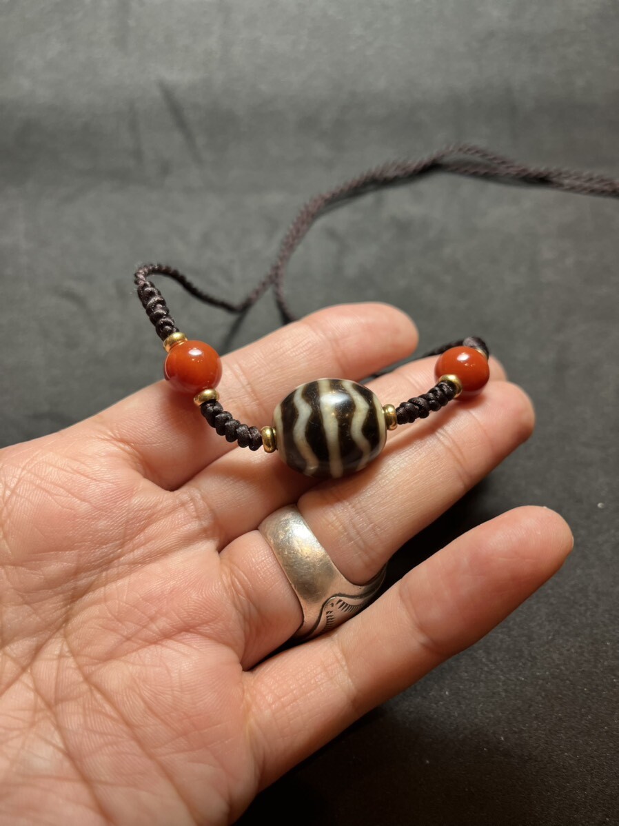 本物保証老天珠チベットジービーズ水紋「流水紋天珠 」Dzi 本物保証